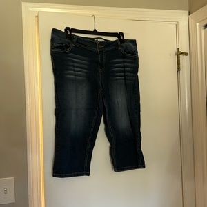 SO juniors Capris, size 15.